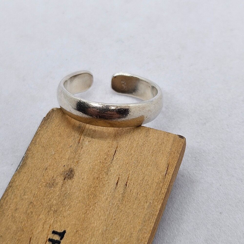 Size 4.25 Sterling Silver Adjustable Ring Toe or Finger 925